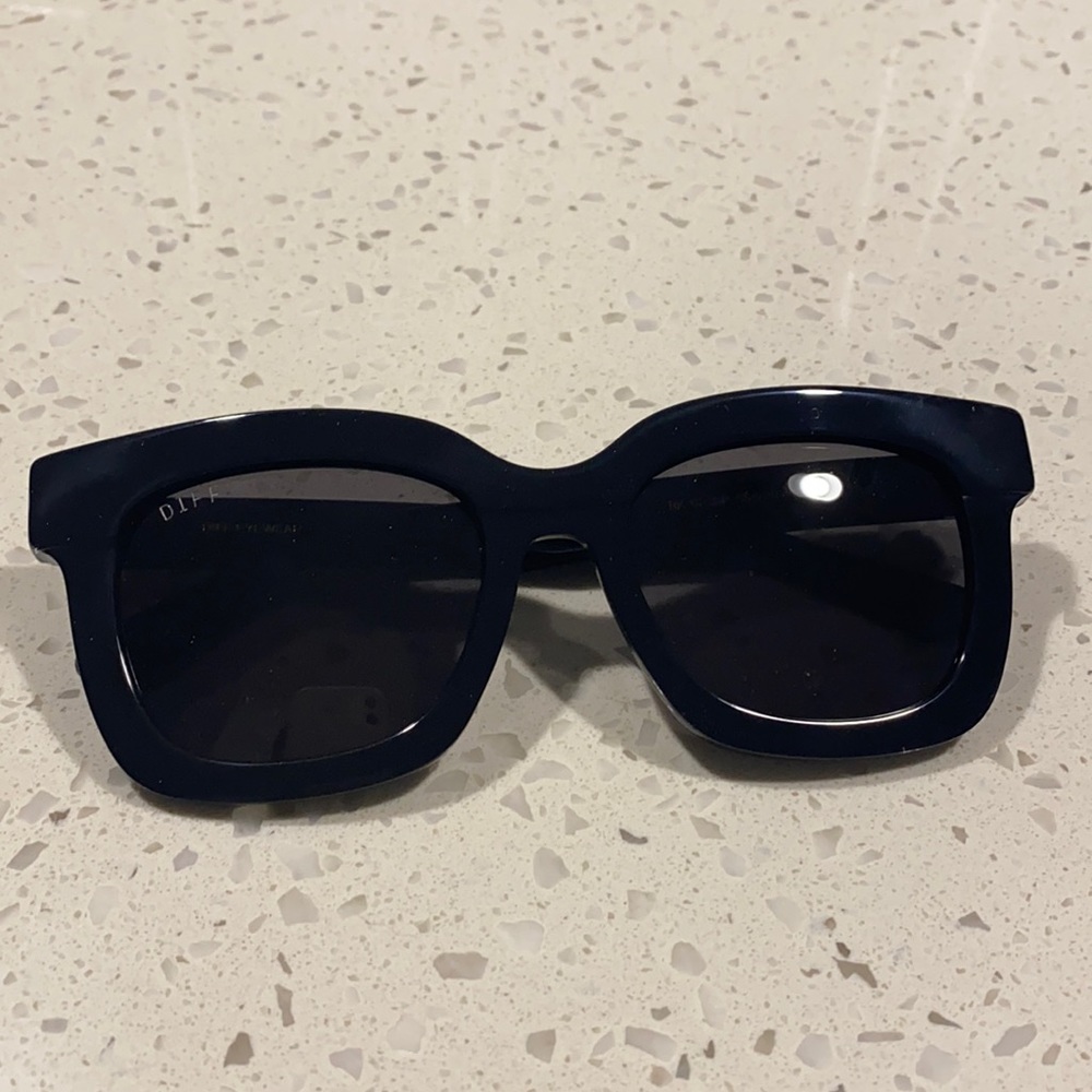 DIFF Carson Black Polarized Sunglasses